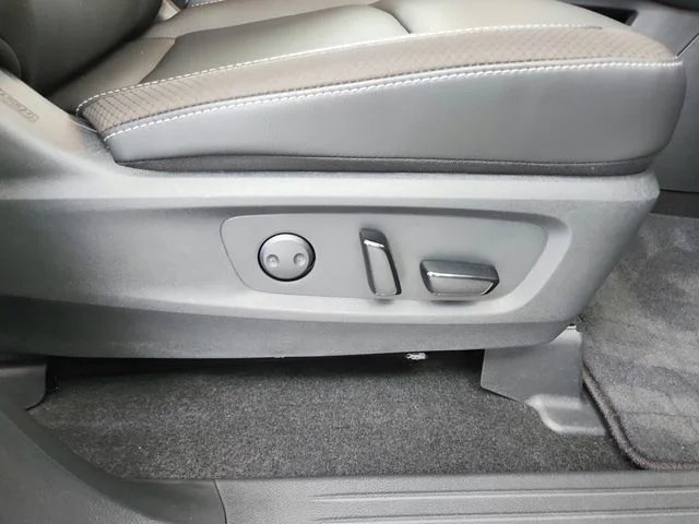 Used 2025 Black Nissan SL image 40