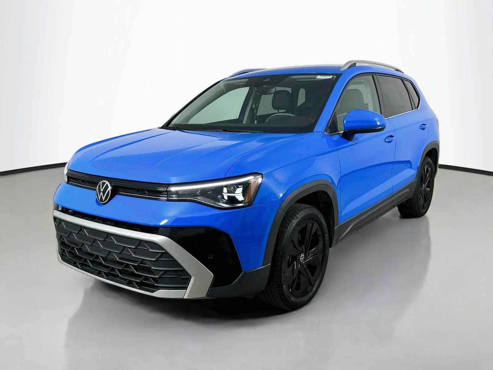 Used 2025 Blue Volkswagen  image 1