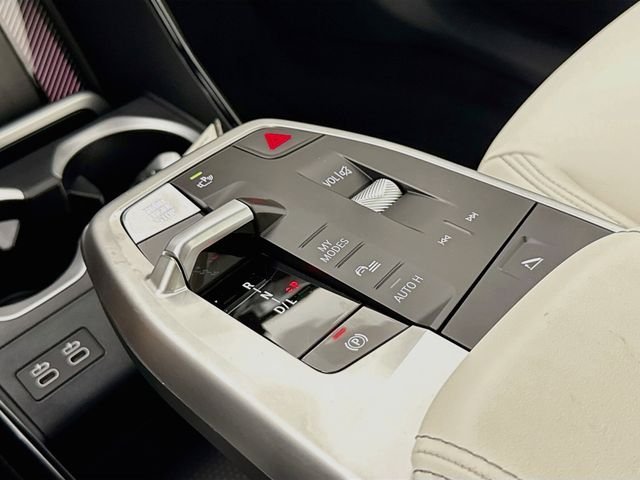 New 2026 White Metallic BMW xDrive28i image 17