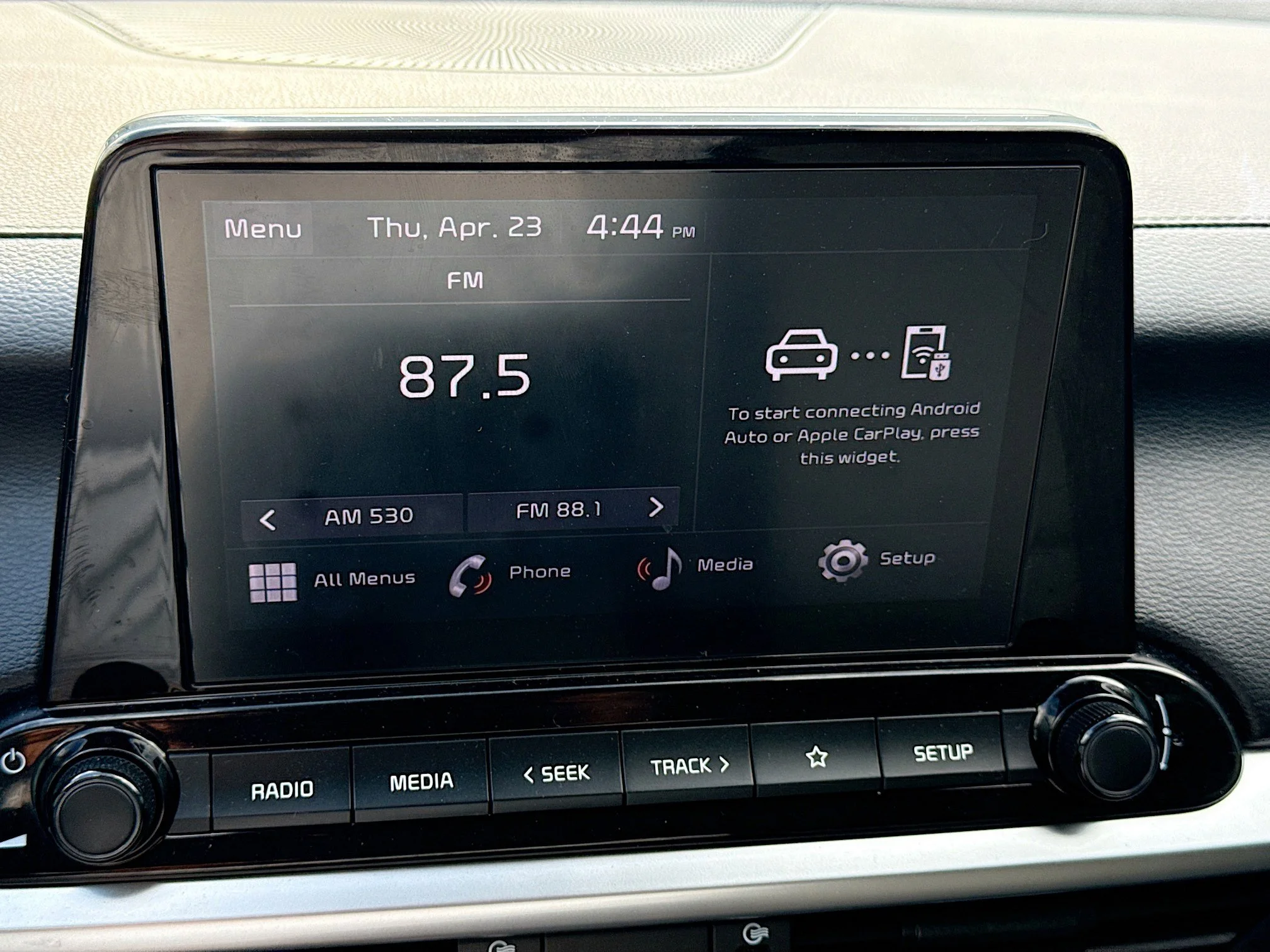 Used 2024 Snow White Pearl Kia LXS image 28