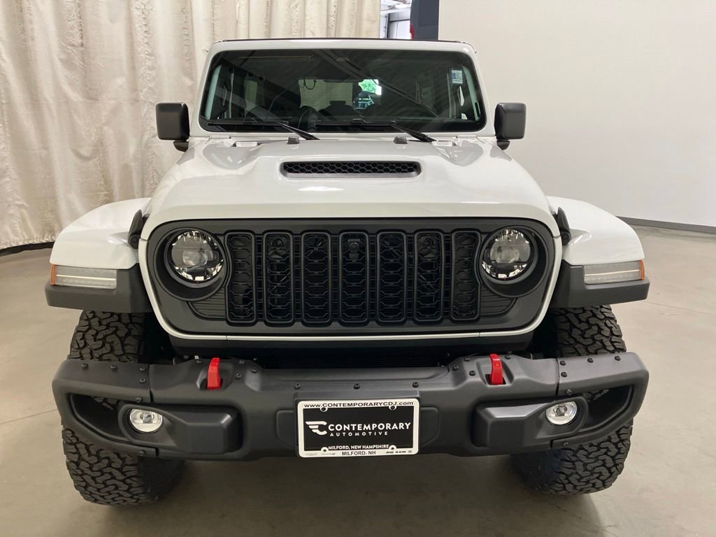 New 2026 Bright White Clear-Coat Exterior Paint Jeep Rubicon X image 21