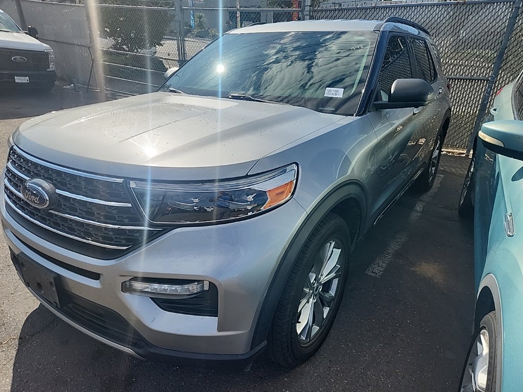 Used 2023 Silver Metallic Ford XLT image 3