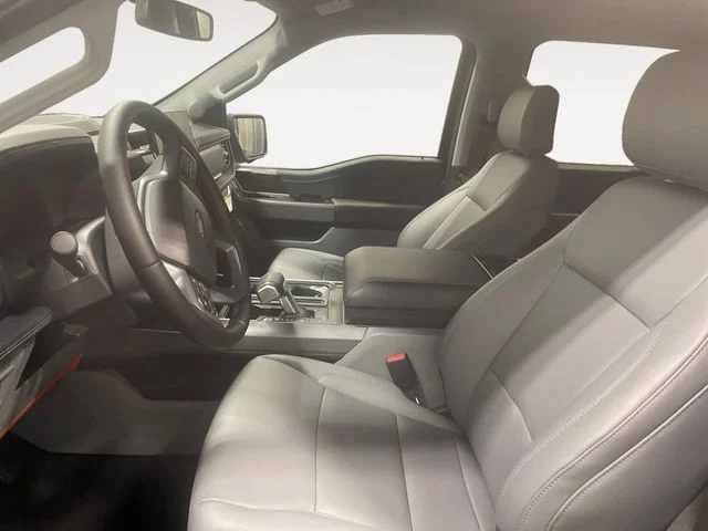 2025 Ford F-150 Lightning Flash - Photo 9
