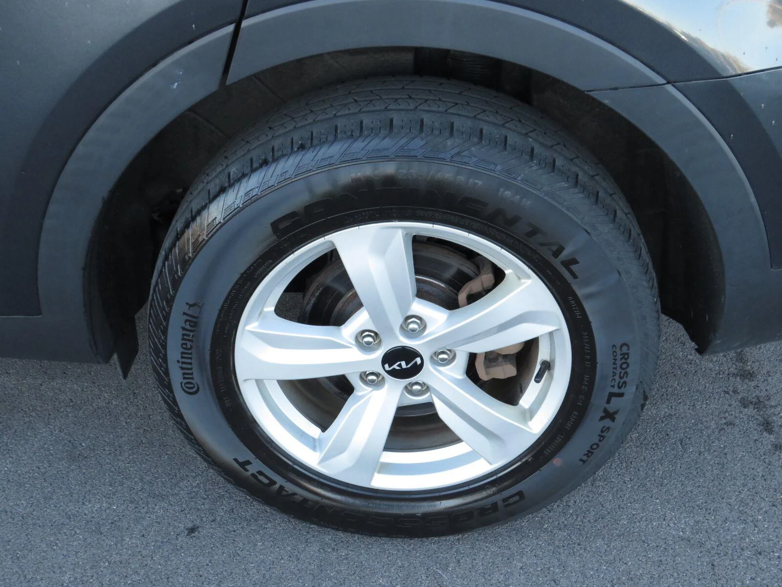 Used 2022 Gravity Gray Kia LX image 17