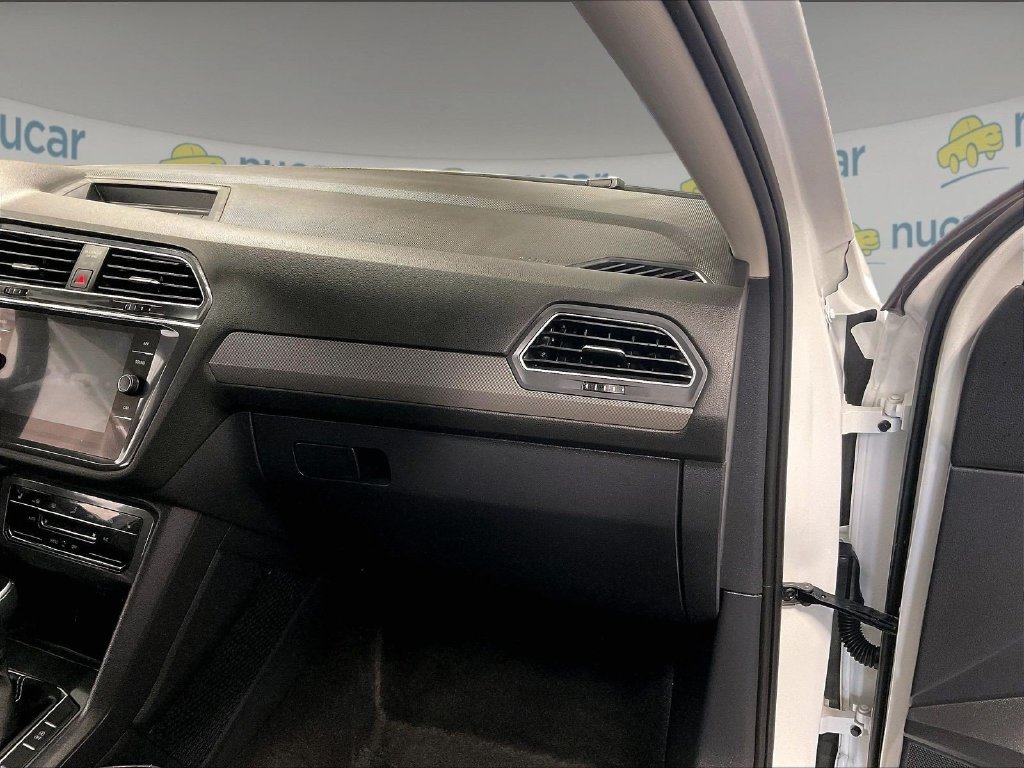 Used 2023 White Volkswagen 2.0T SE image 13