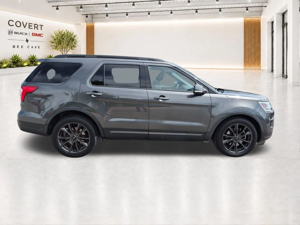 Used 2018 Gray Ford XLT image 13