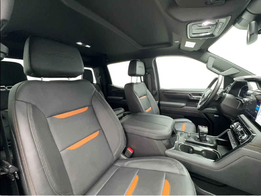 Used 2025 White GMC AT4 image 35