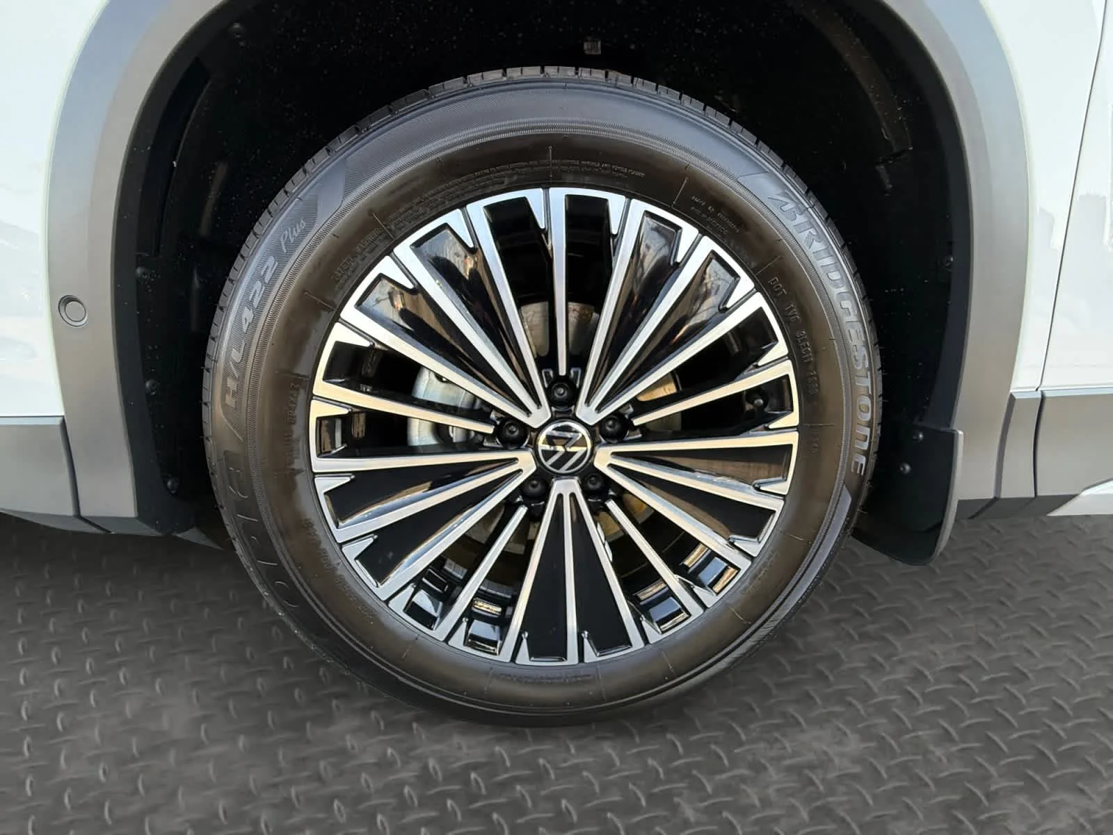New 2026 PURE WHITE Volkswagen S image 9