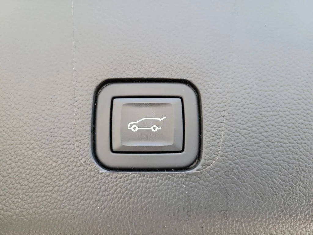 Used 2023 Blue Chevrolet LT image 9