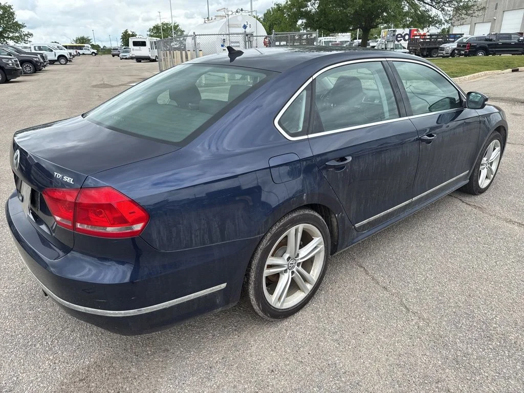 Used 2013 Blue Volkswagen TDI SEL Premium image 7