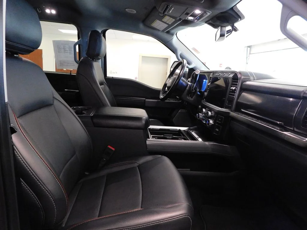 Used 2024 Iconic Silver Metallic Ford Lariat image 41
