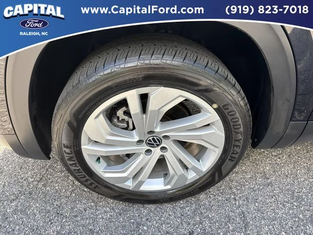 Used 2023  Volkswagen 3.6L V6 SE w/Technology image 13