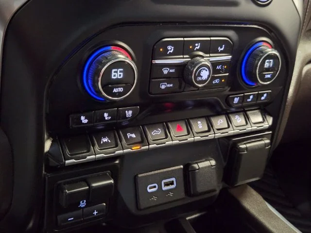 Used 2022 IRIDESCENT PEARL TRICOAT Chevrolet LTZ image 25