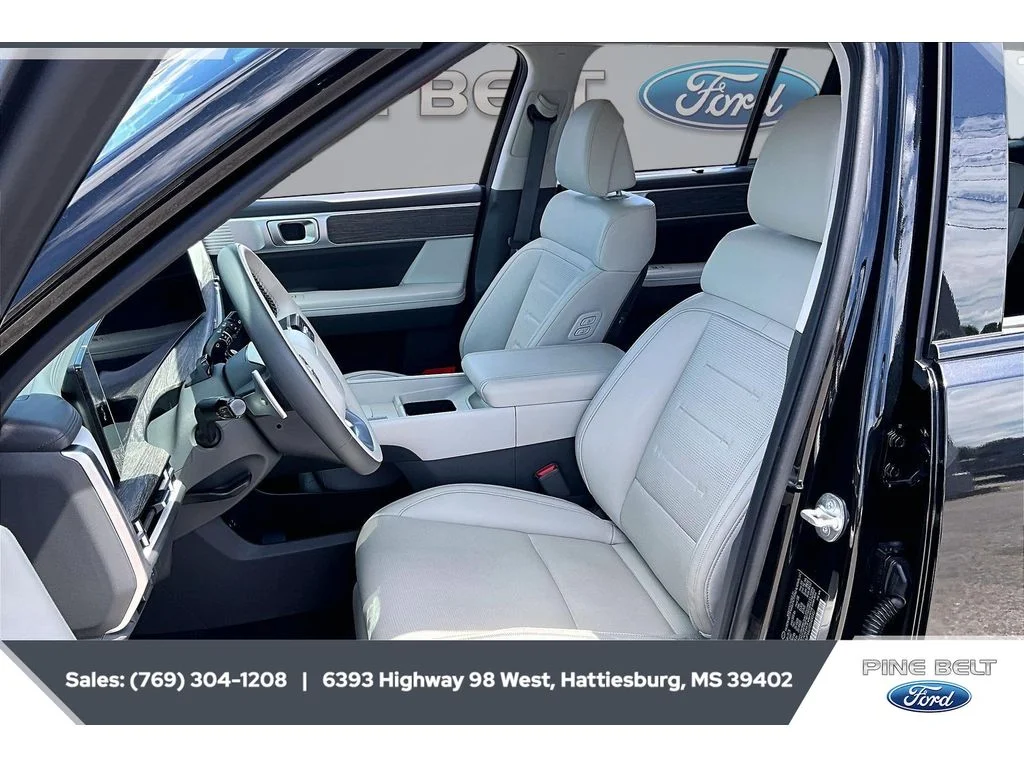 Used 2025 Phantom Black Hyundai Calligraphy image 19