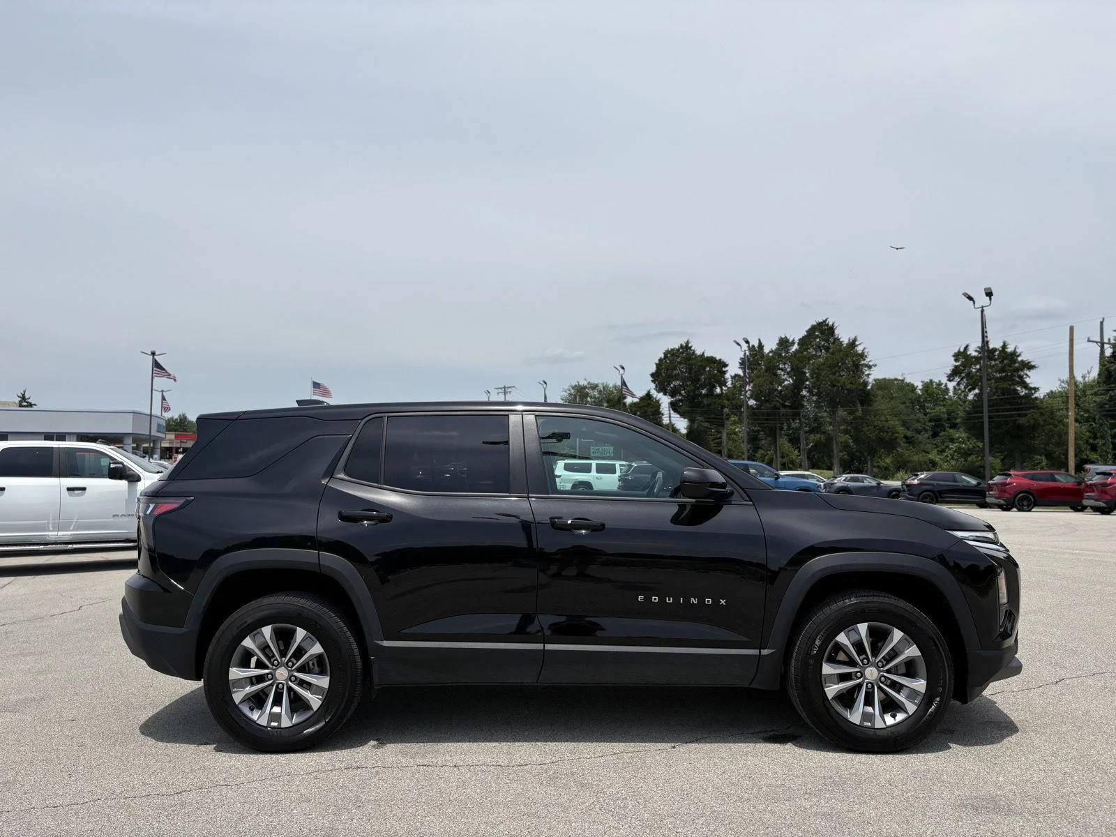 Used 2025 Mosaic Black Metallic Chevrolet FWD LT image 22