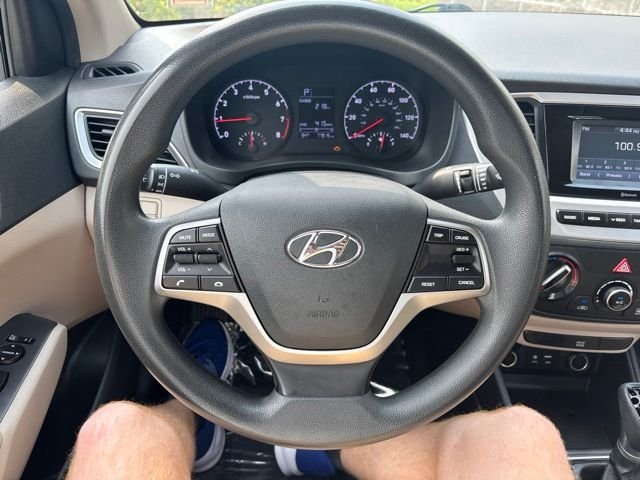 2022 Hyundai Accent SE - Photo 17