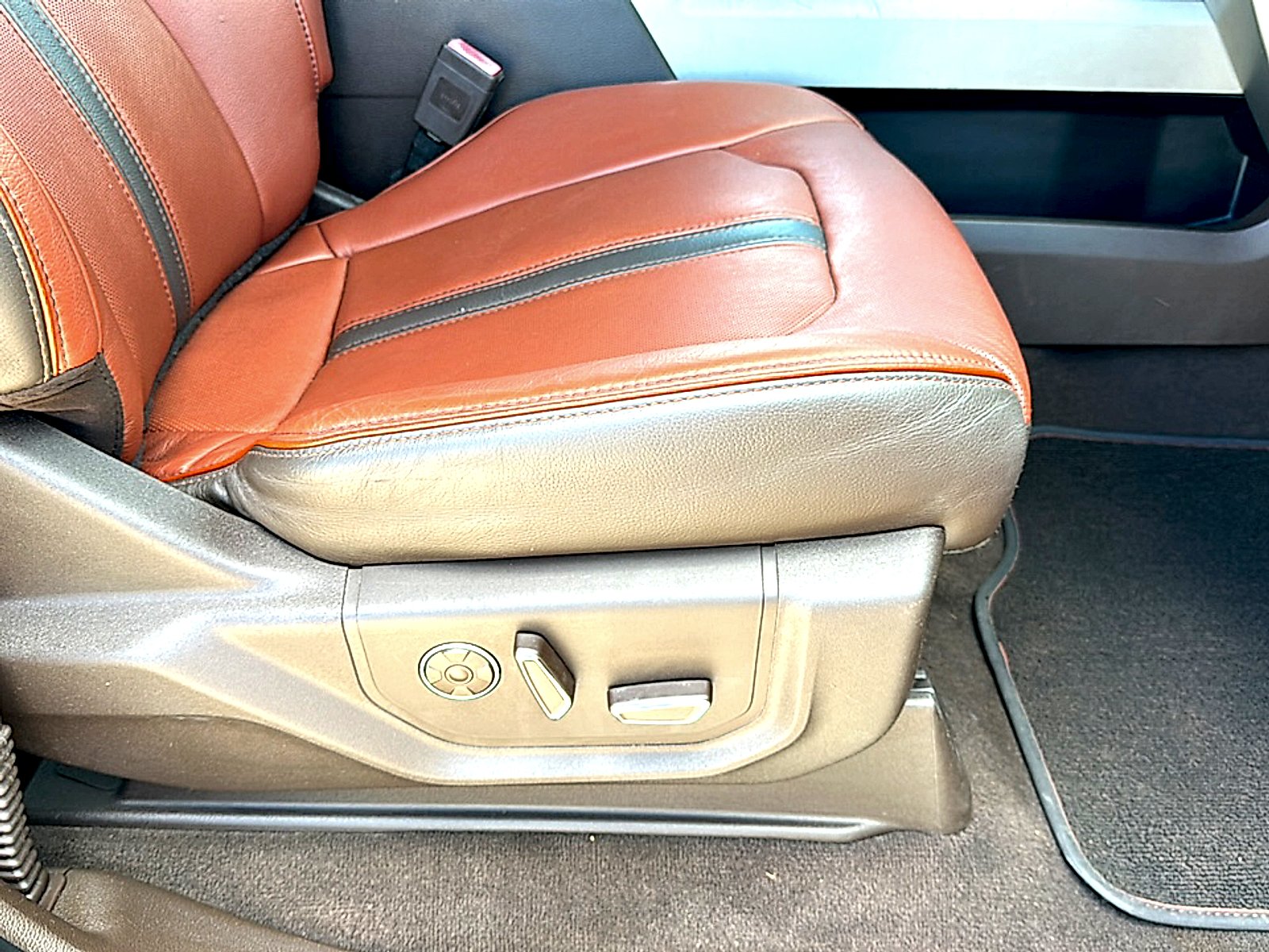 Used 2018 Guard Metallic Ford King Ranch image 26