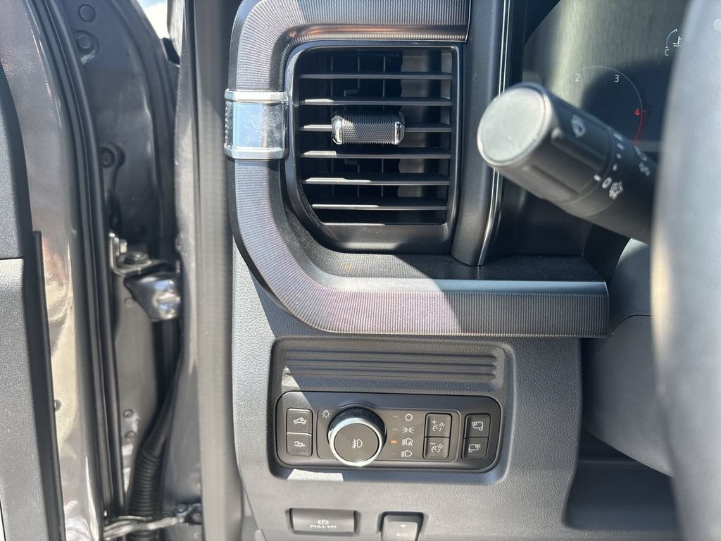2026 Ford F-350 Super Duty Platinum - Photo 22