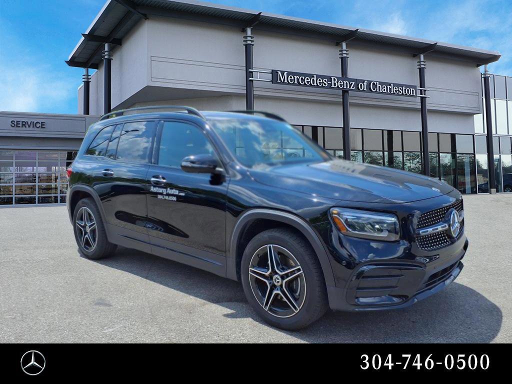 2025 Mercedes-Benz GLB GLB 250 4MATIC's photo