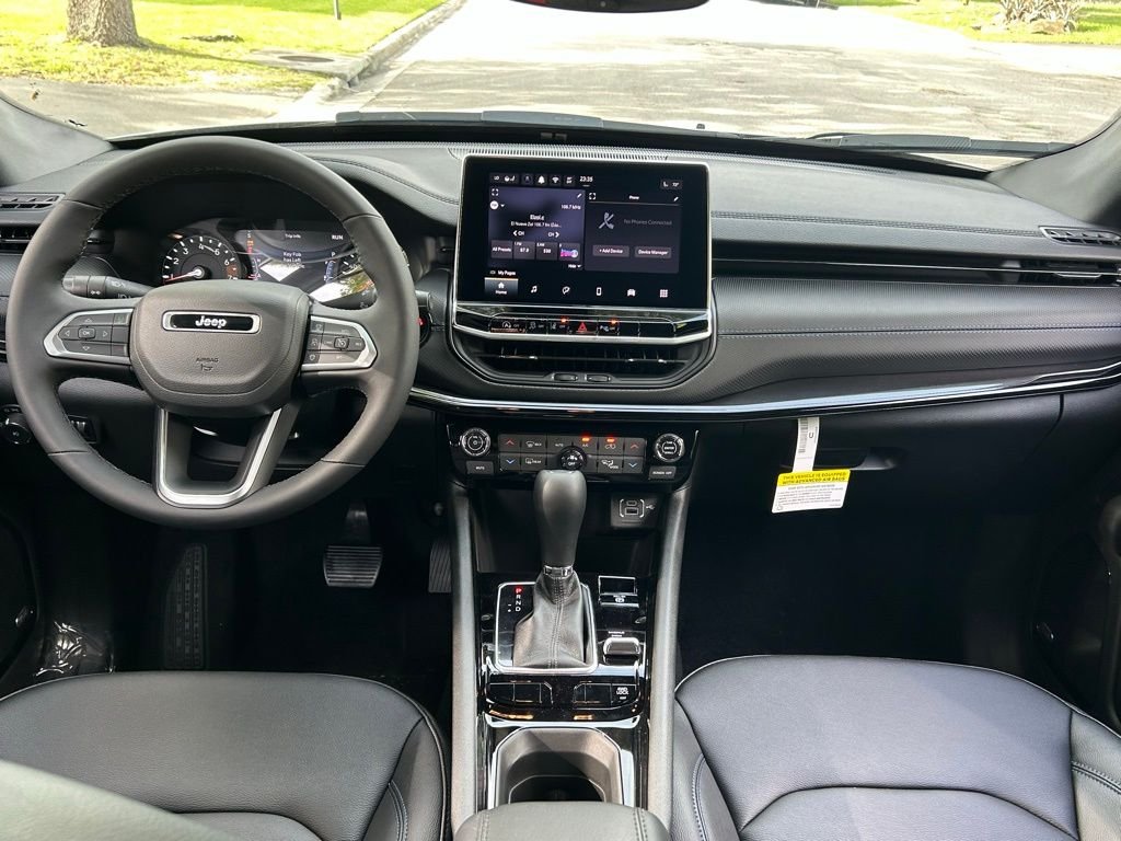 2025 Jeep Compass Limited - Photo 11