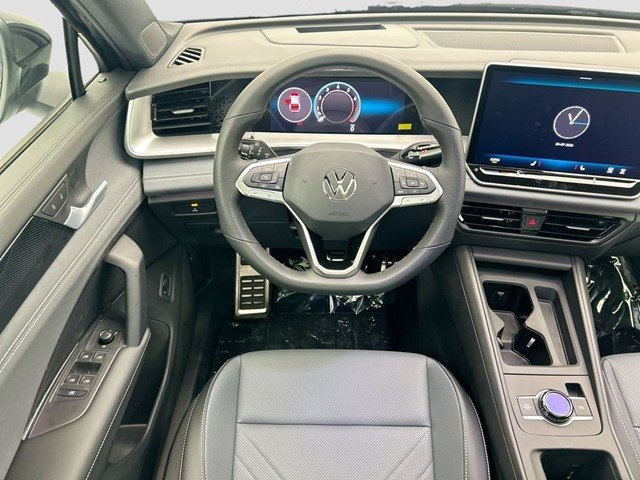 New 2026 Platinum Gray Metallic Volkswagen 2.0T SE R-Line Black image 10