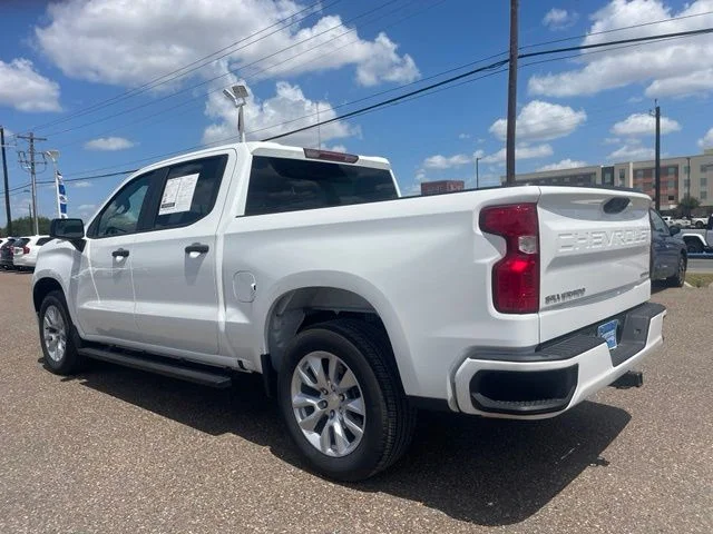 Used 2025 White Chevrolet Custom image 6