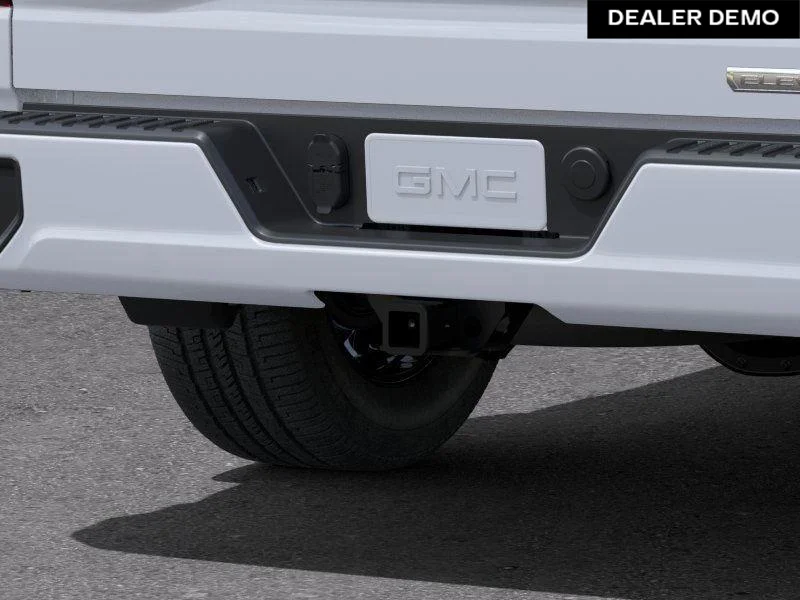 Used 2025  GMC Elevation image 14