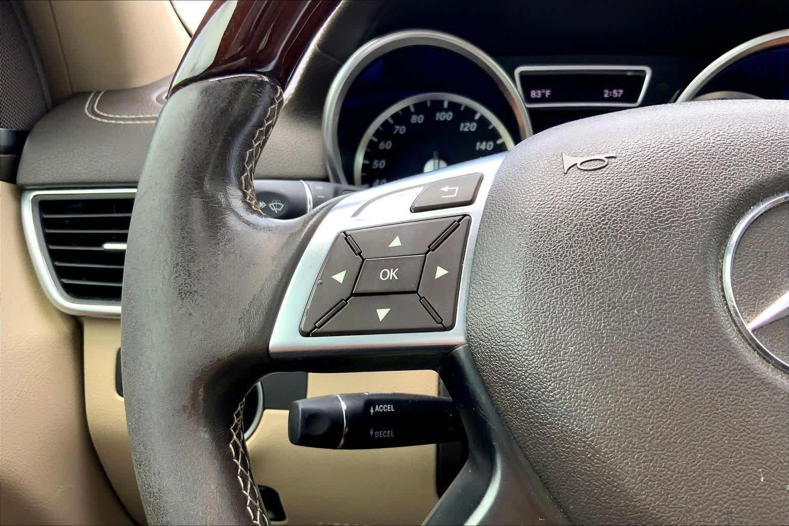 Used 2014 Polar White Mercedes-Benz GL 550 image 24