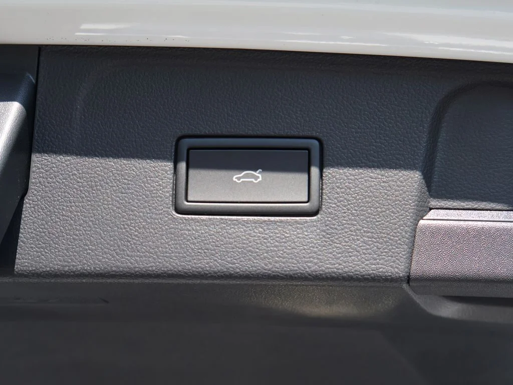 New 2026 White Volkswagen 2.0T SEL Premium R-Line image 21