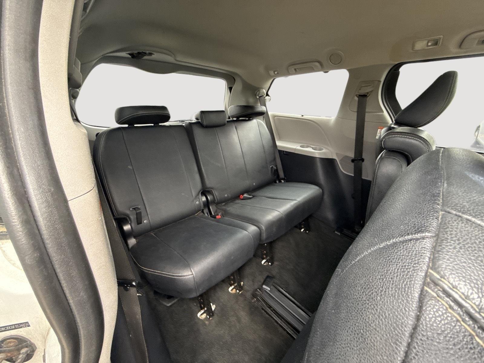 Used 2015 Super White Toyota SE Premium image 6