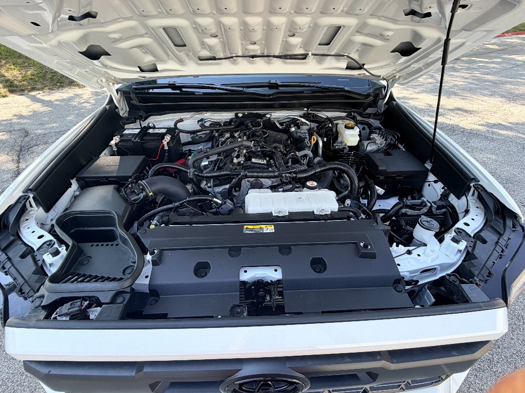 Used 2026 Ice Cap Toyota SR5 image 33