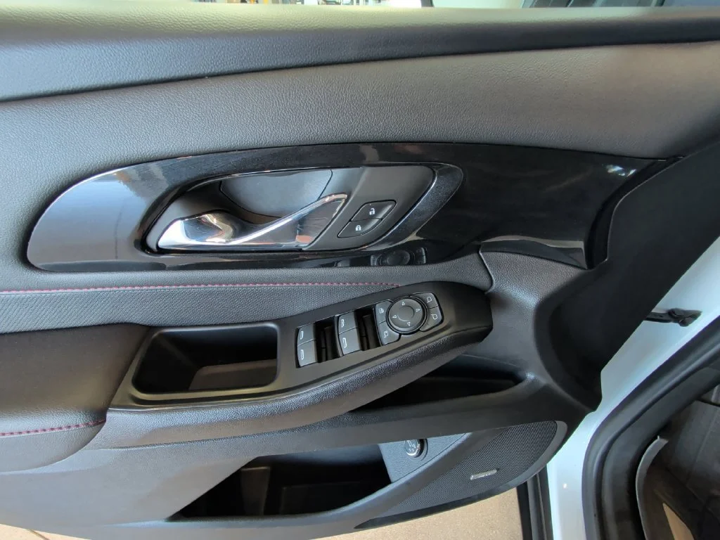 Used 2023 SUMMIT WHITE Chevrolet RS image 26