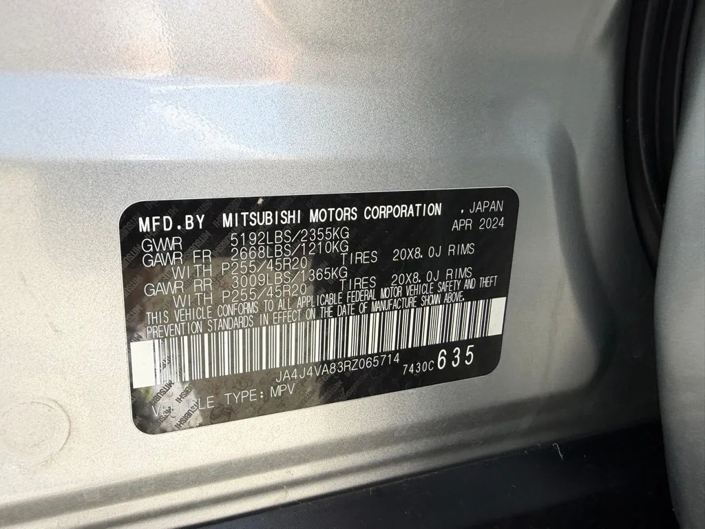 Used 2024  Mitsubishi SE Black Edition image 31