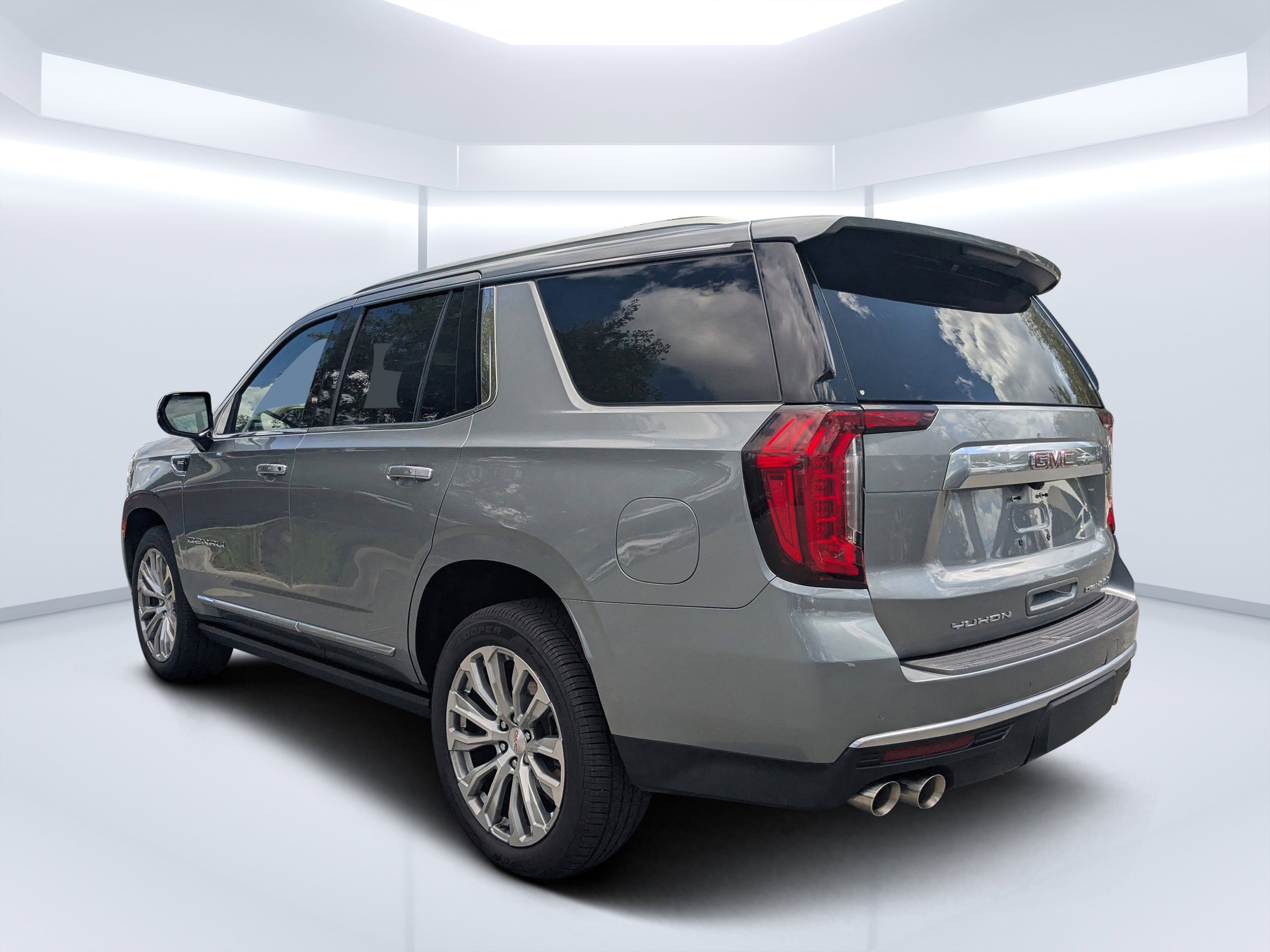 Used 2023 Sterling Metallic GMC Denali image 5