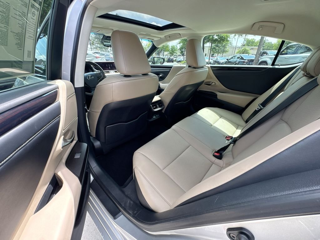 Used 2019 Silver Lexus 350 image 31