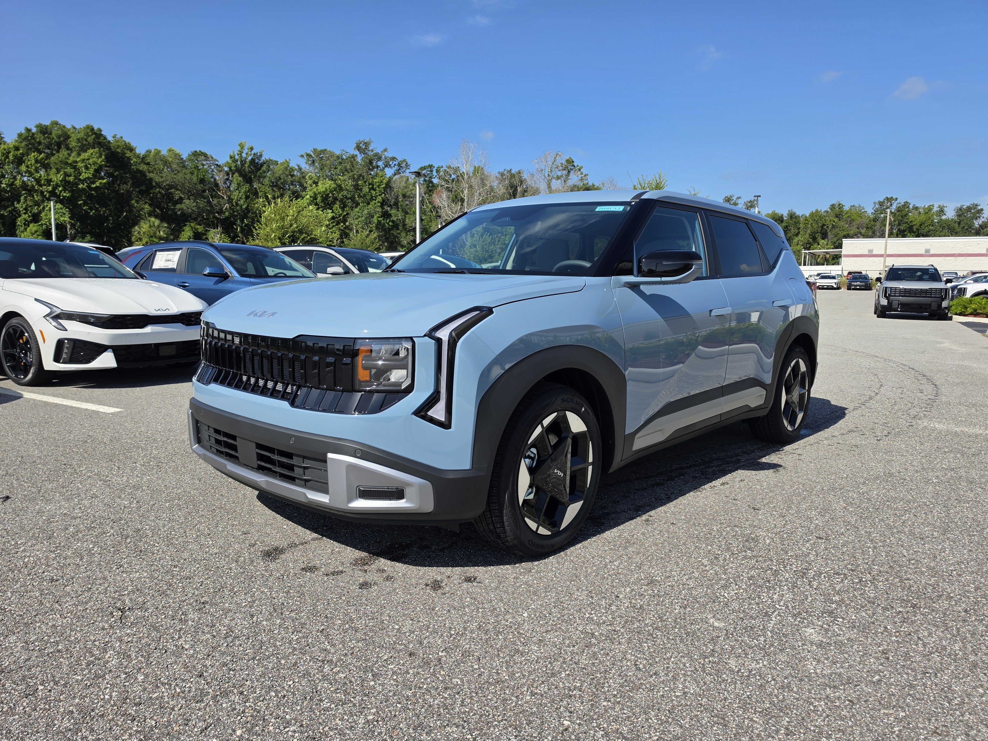 New 2027 Frost Blue Kia S image 4