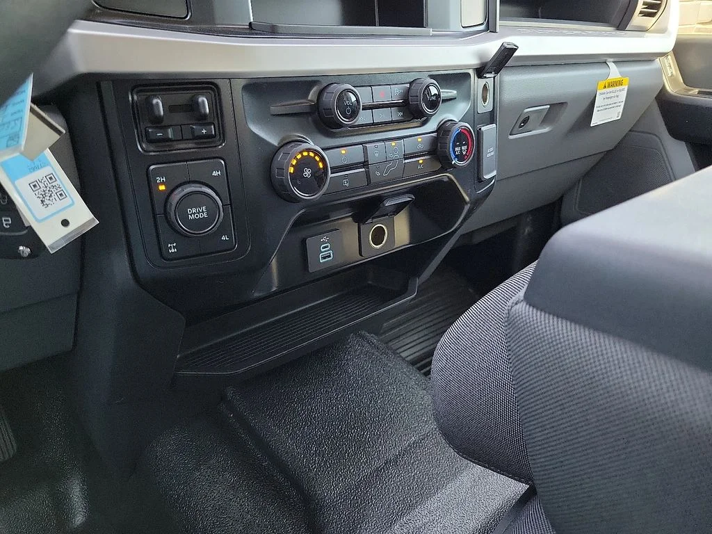 2025 Ford F-250 Super Duty XL - Photo 25