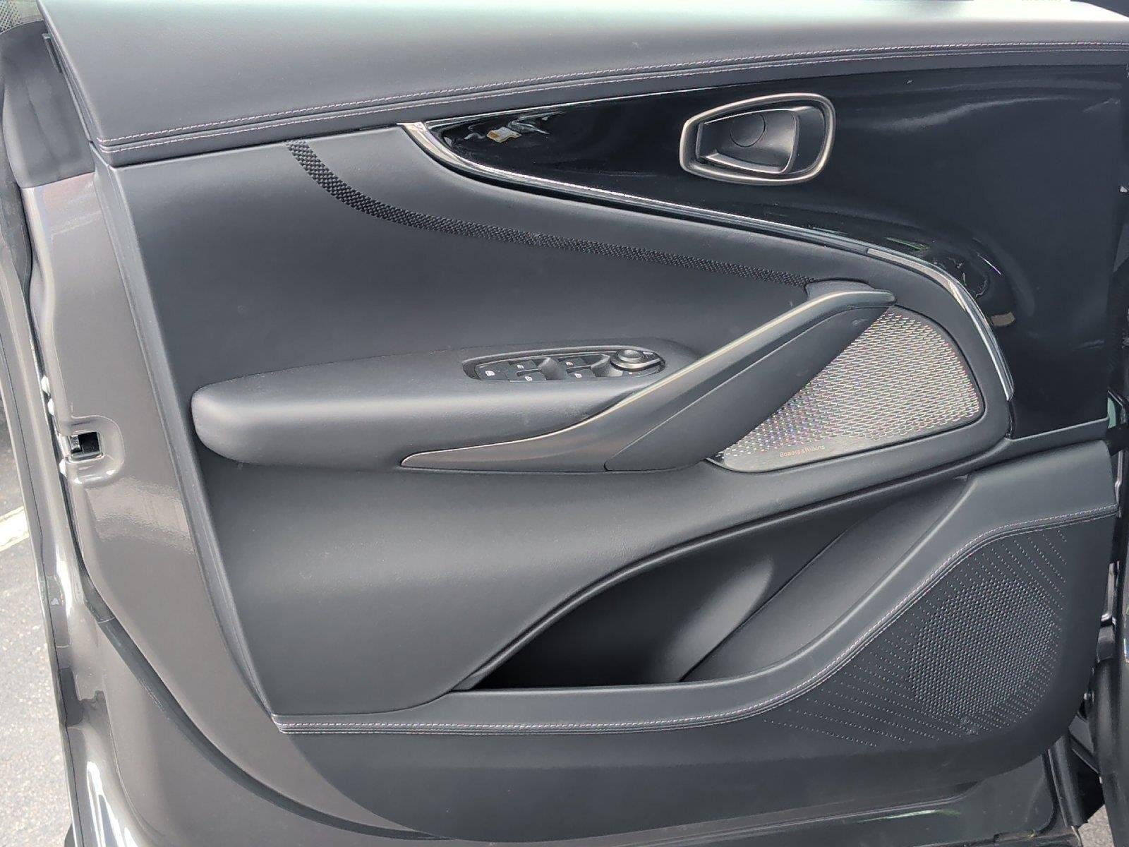 2025 Aston Martin DBX 707 - Photo 13