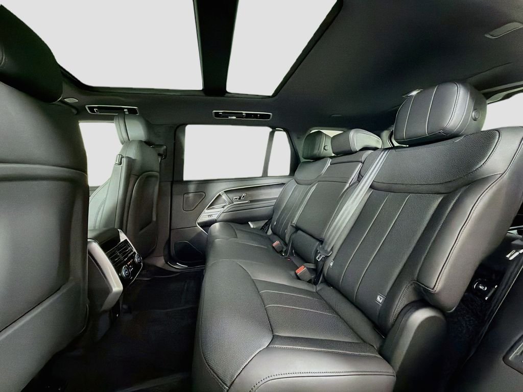 New 2026 Eiger Grey Land Rover SE image 26
