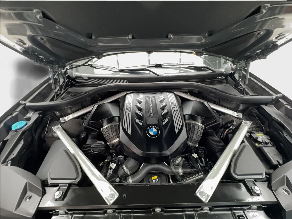 Used 2022 Gray BMW M50i image 19