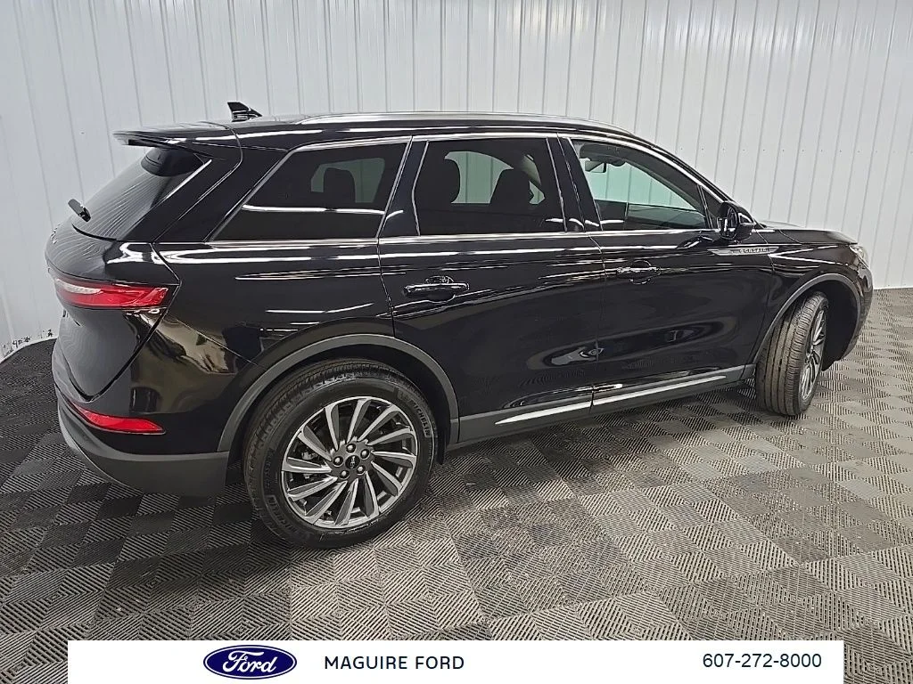 Used 2023 Black Lincoln Reserve image 3