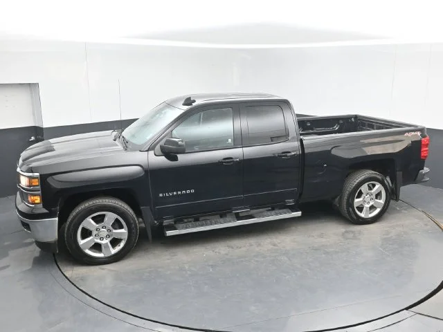 Used 2015 Black Chevrolet LT image 33