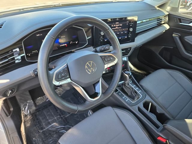 Used 2025 Silver Volkswagen 1.5T SE image 10