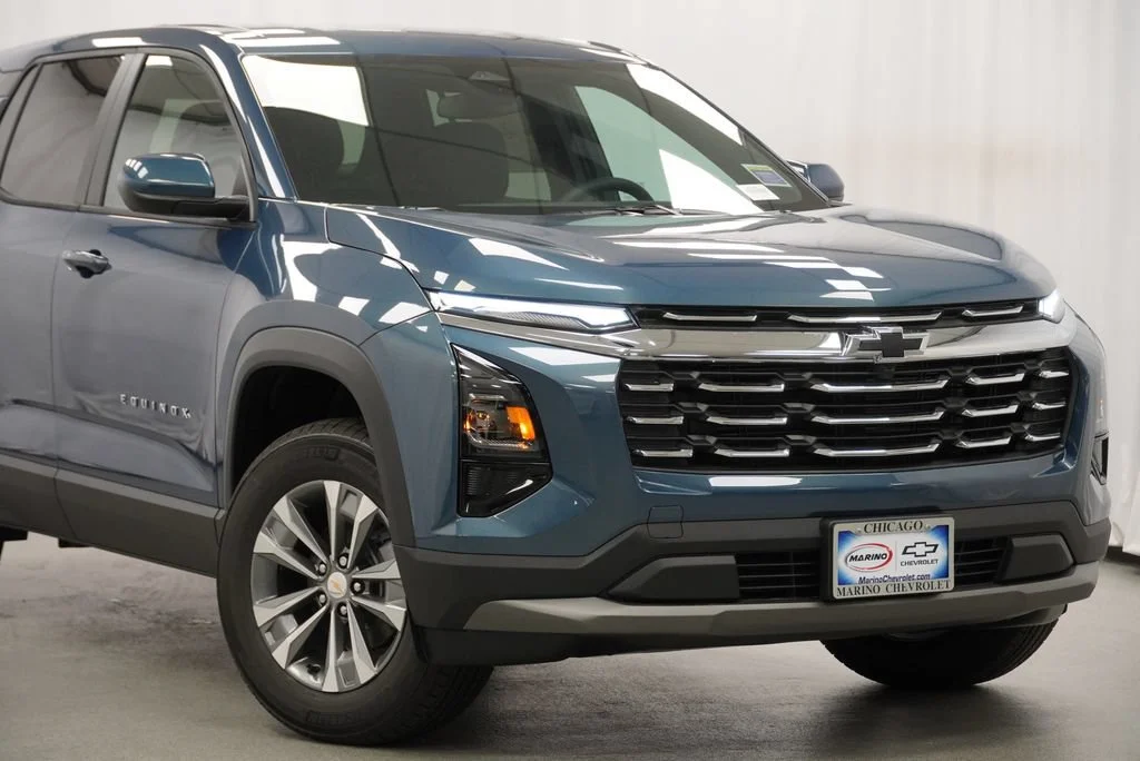 2027 Chevrolet Equinox LT - Photo 7
