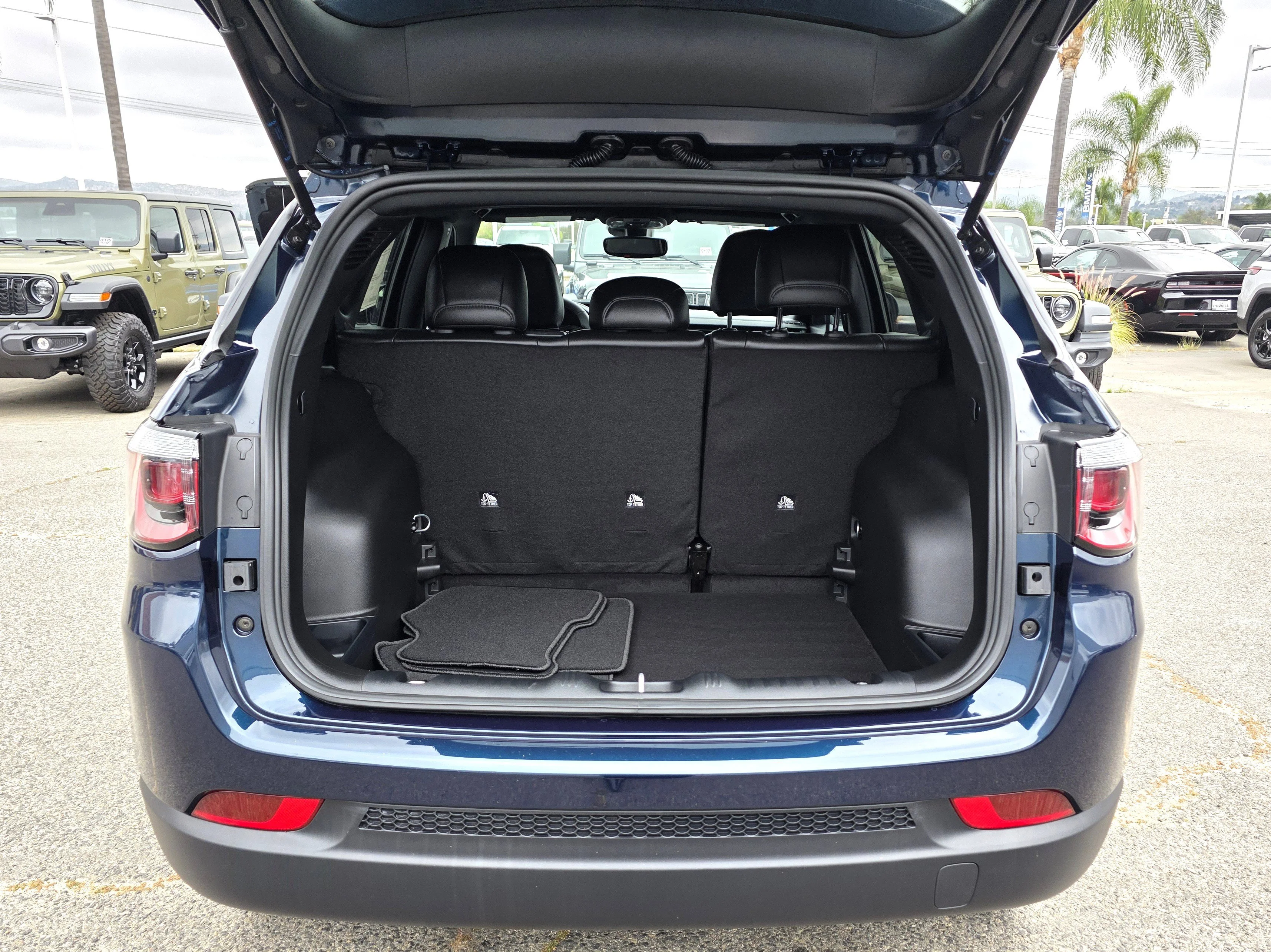 New 2026 Blue Pearl Jeep Latitude image 17