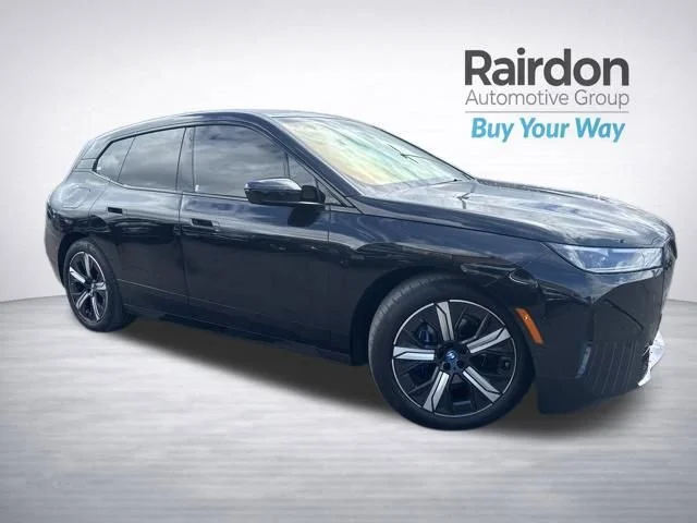 Used 2022 Black Sapphire Metallic BMW xDrive50 image 1