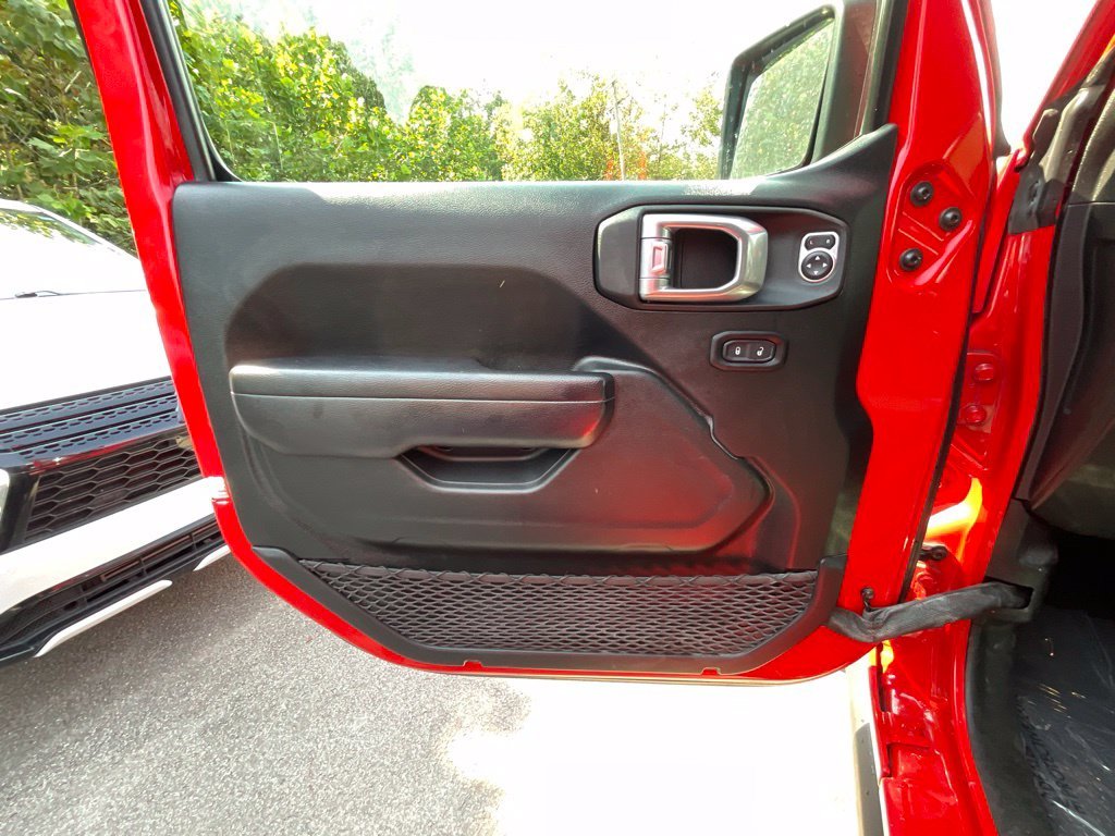 Used 2021 Red Jeep Unlimited Rubicon image 8
