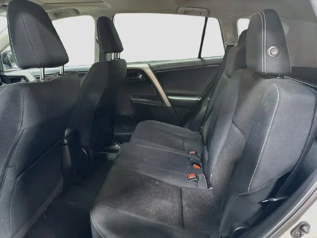 Used 2017 White Toyota XLE image 20