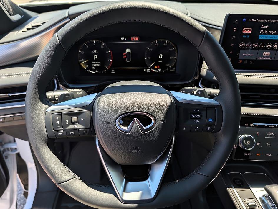 New 2027 2T RAD WHT INFINITI SPORT image 13