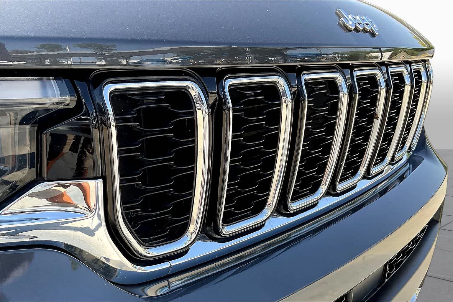 Used 2021 Baltic Gray Metallic Clearcoat Jeep Limited image 29